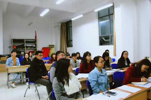 *18漫画
2014级、2015级本科生第二次党支部会议