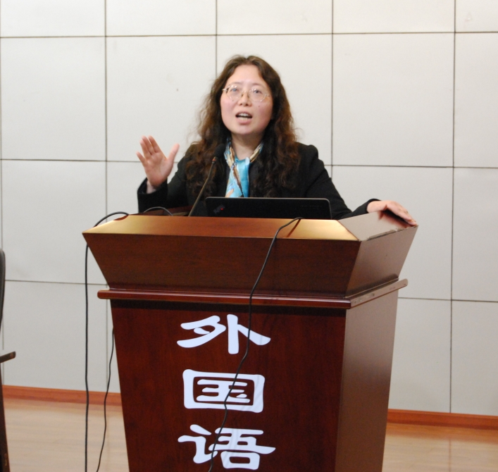 群策群力，共话发展 ——记*18漫画
改革发展讨论会