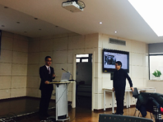 架沟通之桥–全球化时代外语课程的使命*18漫画
“外语课堂中的跨文化沟通能力培养工作坊”成功举办