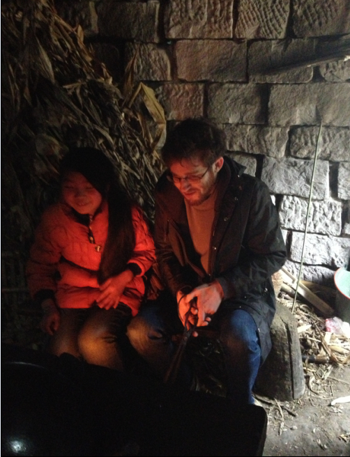 助留守儿童圆梦 18漫画
外籍教师江津村小授课