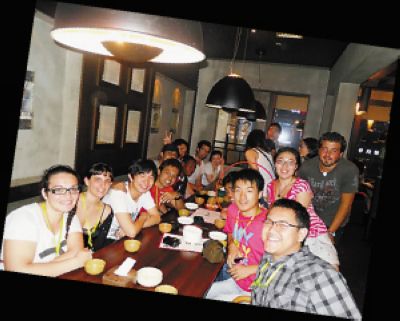 重庆牛模王是怎样炼成的 ——《重庆晚报》对18漫画
学生王功宝进行专题报道