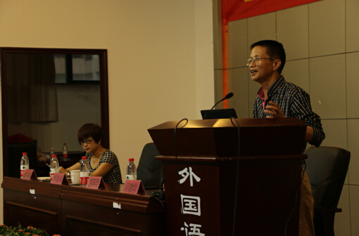 *18漫画
2014级新生家长见面会顺利举行