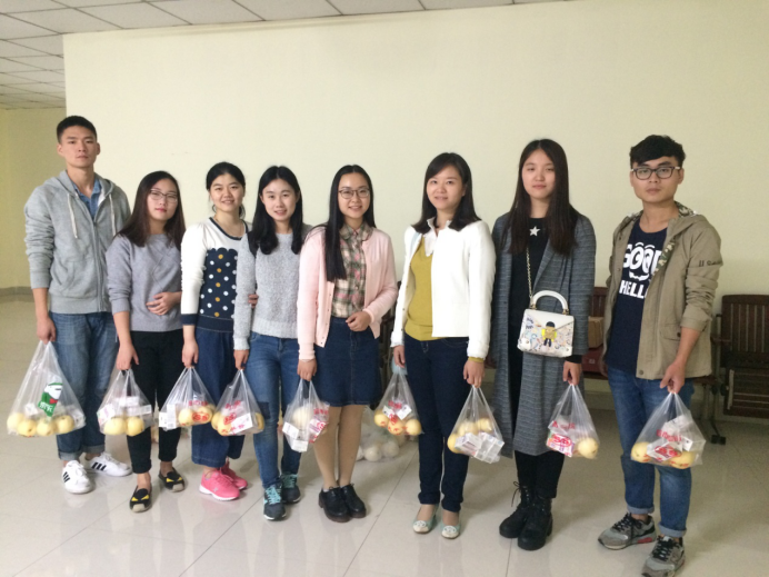 18漫画
2016级研究生新生慰问活动圆满举行